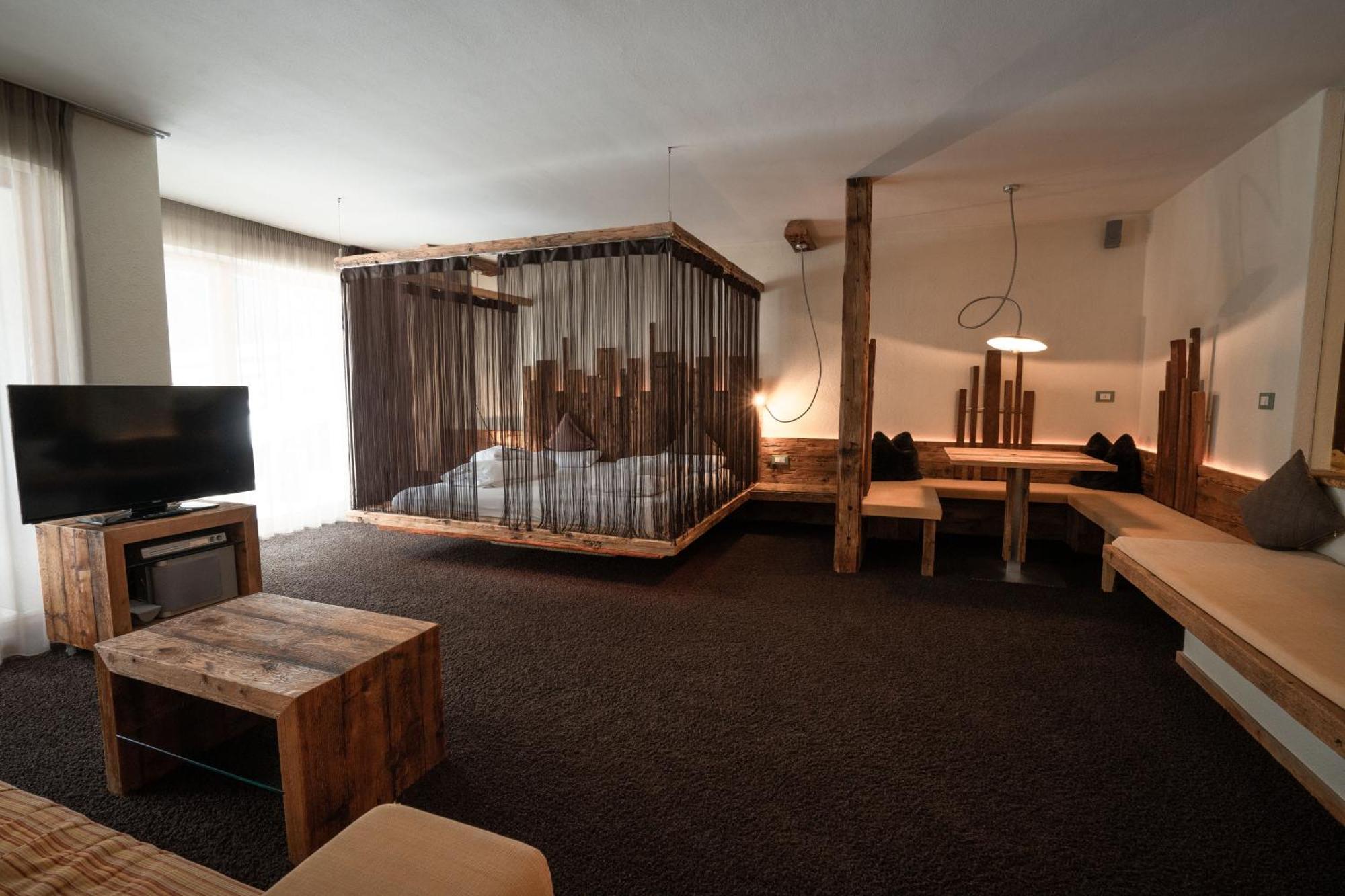 Hotel Waltershof Ulten Eksteriør bilde